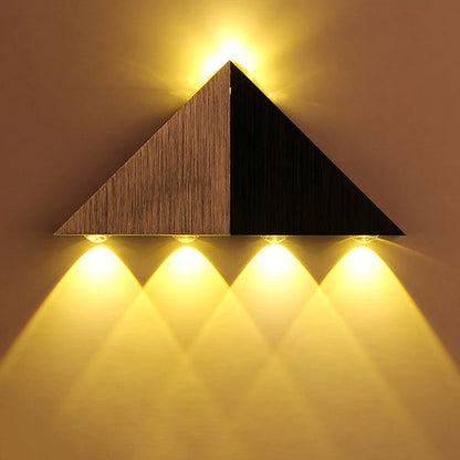 Triangle Wall Lamp .