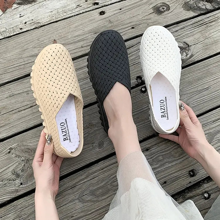 Flat Light Woven Shoes .