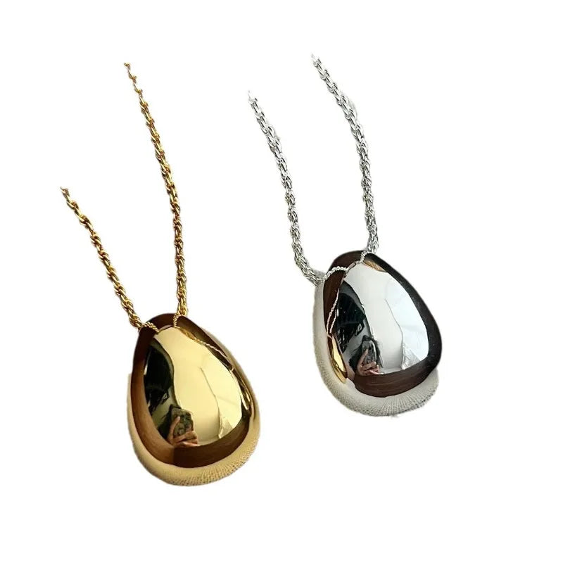 Geometric Droplet Shape Pendant Necklace .